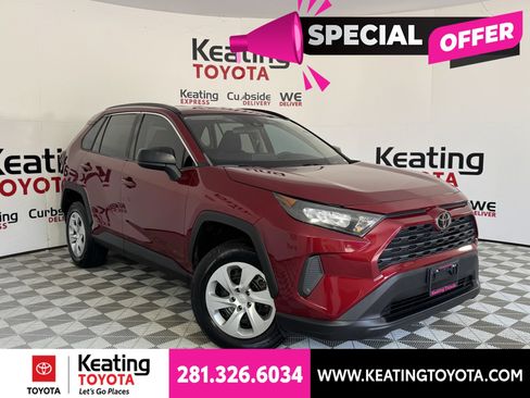 Used 2021 Toyota RAV4 LE FWD image 2