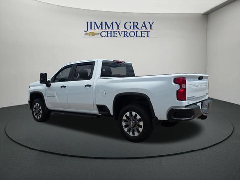 Used 2024 Chevrolet Silverado 2500 Custom w/ Custom Convenience Package AWD/4WD image 3