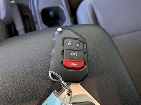 Used 2025 Jeep Wrangler Sport AWD/4WD image 30