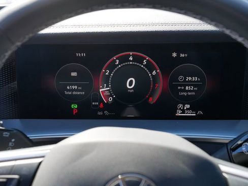 Certified 2025 Volkswagen Tiguan SE image 27