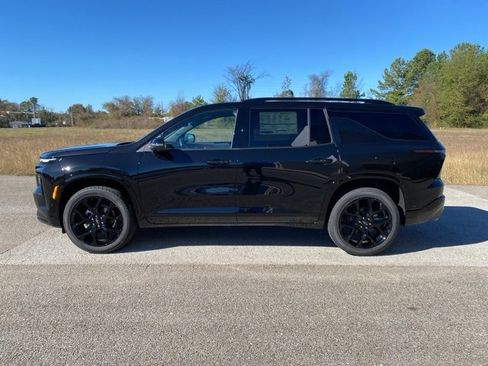 New 2026 Chevrolet Traverse RS image 2