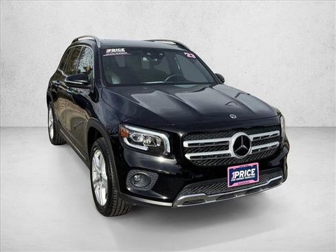Used 2023 Mercedes-Benz GLB 250 4MATIC image 3