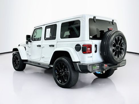 Used 2023 Jeep Wrangler Unlimited Sahara w/ Cold Weather Group AWD/4WD image 5