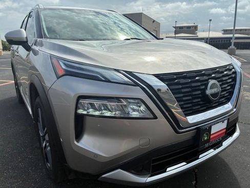 Certified 2023 Nissan Rogue Platinum w/ Platinum Premium Package FWD image 8