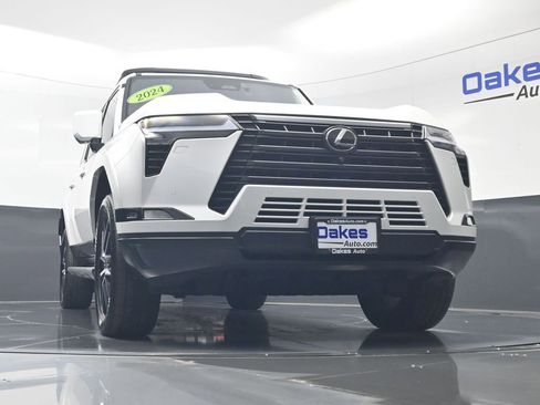 Used 2024 Lexus GX 550 w/ Accessory Package (31) AWD/4WD image 43