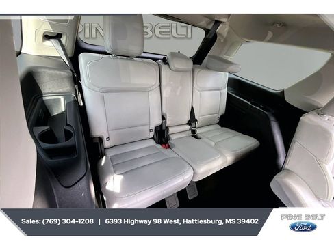 Certified 2025 Ford Expedition Platinum w/ Driver's Package AWD/4WD image 21