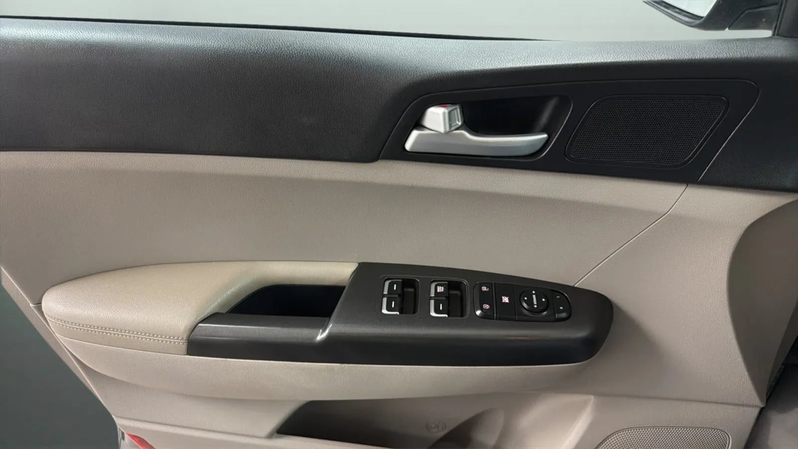 Used 2020 Kia Sportage LX FWD image 16