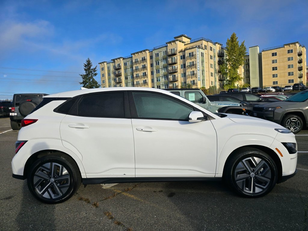 Used 2023 Hyundai Kona SE FWD image 8