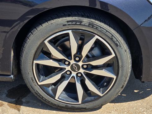 Used 2022 Chevrolet Malibu RS FWD image 9