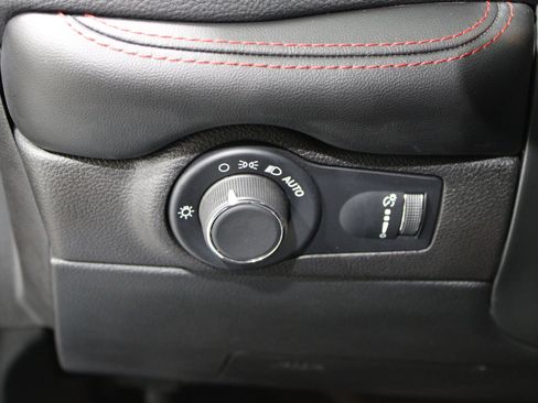 Used 2025 Dodge Durango GT AWD/4WD image 8