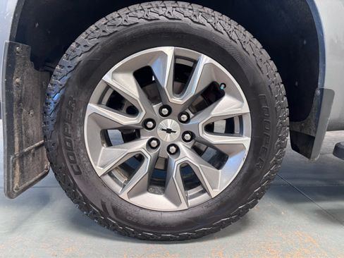 Used 2021 Chevrolet Silverado 1500 RST w/ True North Edition Plus AWD/4WD image 9