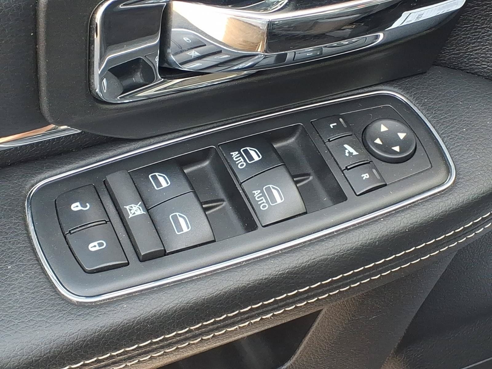 Used 2017 RAM 1500 Laramie w/ Convenience Group AWD/4WD image 15