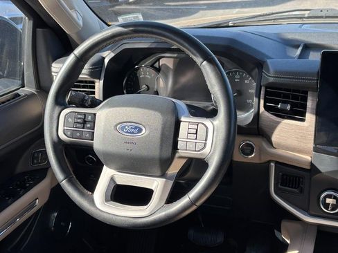 Used 2024 Ford Expedition Max Limited image 20