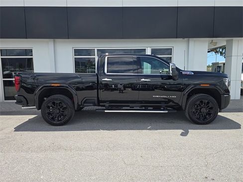 New 2025 GMC Sierra 2500 Denali w/ Denali Reserve Package image 7