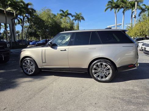 Certified 2023 Land Rover Range Rover SE image 7