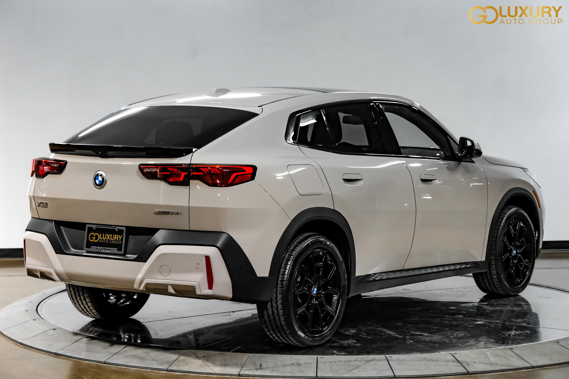 Used 2026 BMW X2 xDrive28i AWD/4WD image 10