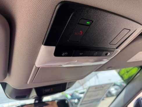 Used 2023 Nissan Rogue SV image 27