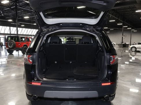 Used 2017 Land Rover Discovery Sport SE AWD/4WD image 30