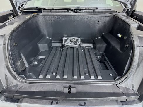 Used 2024 GMC Sierra EV Denali image 32