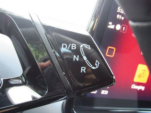 Used 2023 Volkswagen ID.4 Pro image 39