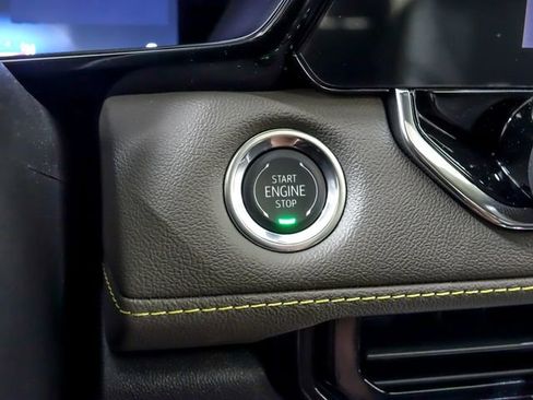 New 2026 Chevrolet Colorado ZR2 AWD/4WD image 16