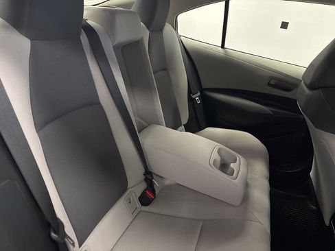 Used 2022 Toyota Corolla LE image 29