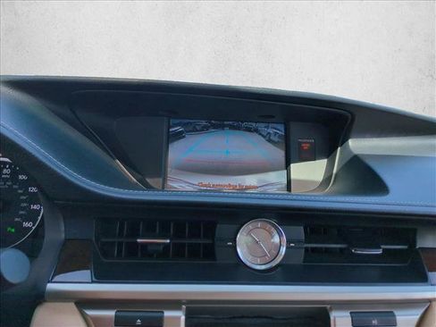 Used 2014 Lexus ES 350 w/ Luxury Package FWD image 13
