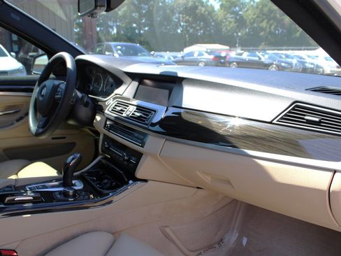 Used 2013 BMW 550i Sedan image 17