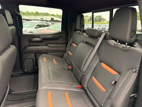 Used 2024 GMC Sierra 1500 AT4 w/ Technology Package AWD/4WD image 14