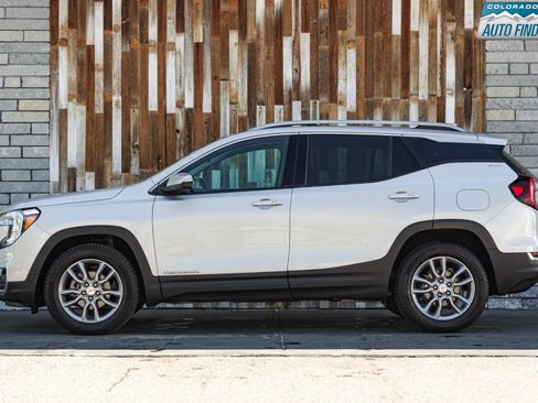 Used 2022 GMC Terrain SLT AWD/4WD image 3