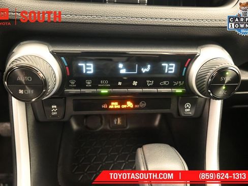 Used 2025 Toyota RAV4 XLE AWD/4WD image 19