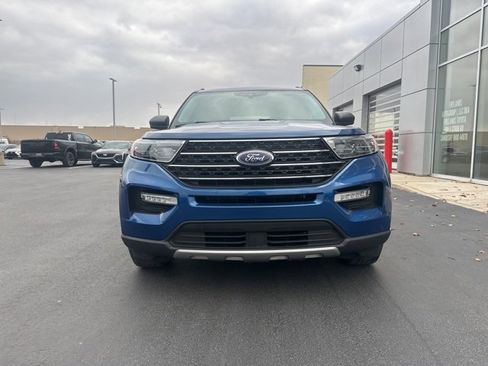 Used 2021 Ford Explorer XLT w/ Equipment Group 202A image 2