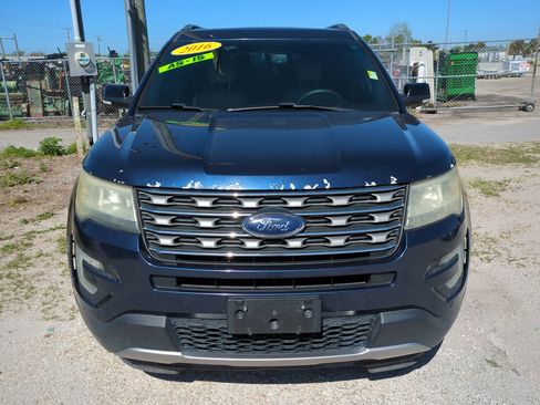 Used 2016 Ford Explorer XLT w/ Equipment Group 202A image 8