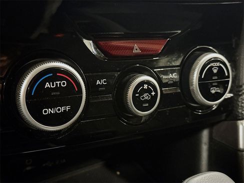 Used 2020 Subaru Forester Premium image 17