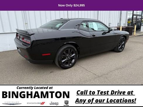 Used 2022 Dodge Challenger SXT w/ Blacktop Package image 7