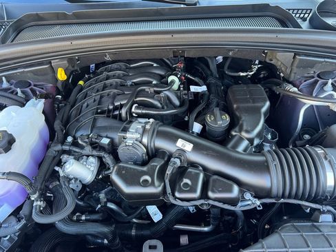 New 2025 Jeep Grand Cherokee Altitude image 10