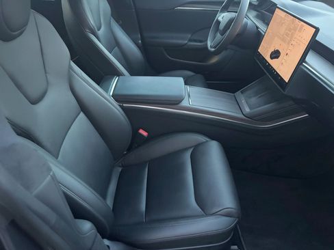 Used 2022 Tesla Model S image 10