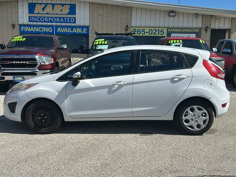 Used 2013 Ford Fiesta SE image 1