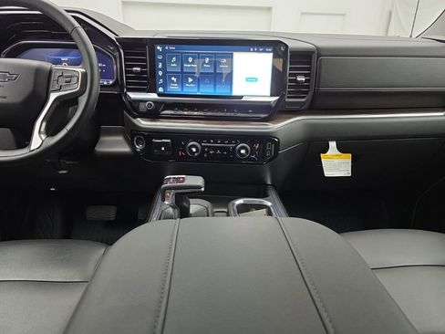 Used 2023 Chevrolet Silverado 1500 LT Trail Boss w/ LT Trail Boss Premium Package AWD/4WD image 32