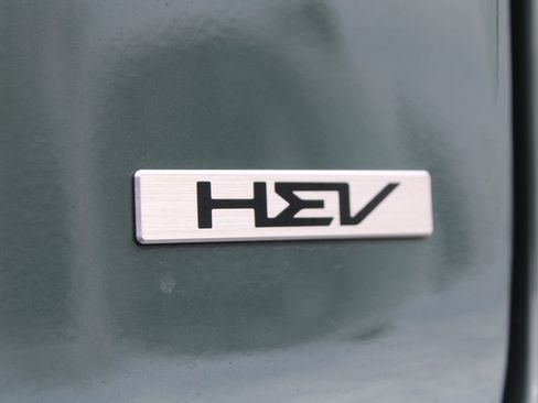 Certified 2024 Kia Niro EX image 9