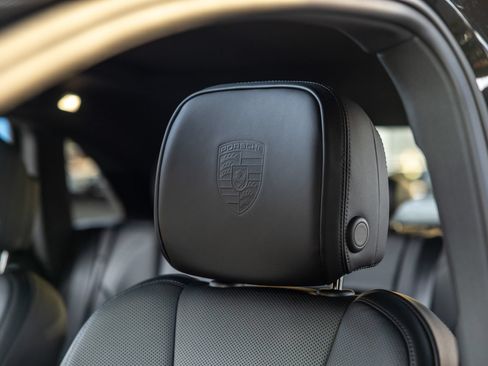 Certified 2026 Porsche Macan AWD/4WD image 43
