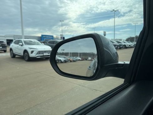 Used 2022 Buick Encore GX Essence w/ Experience Buick Package image 59