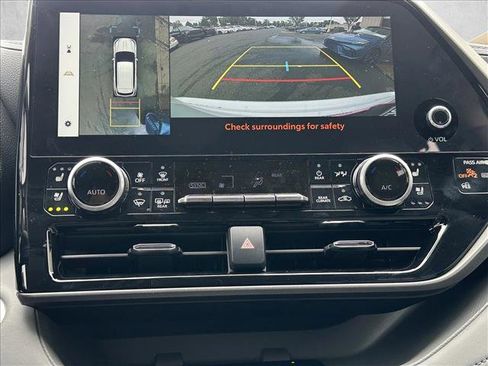 Used 2025 Toyota Highlander Limited image 16