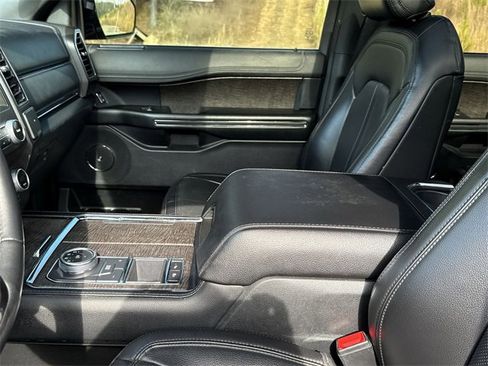 Used 2021 Ford Expedition Limited image 24