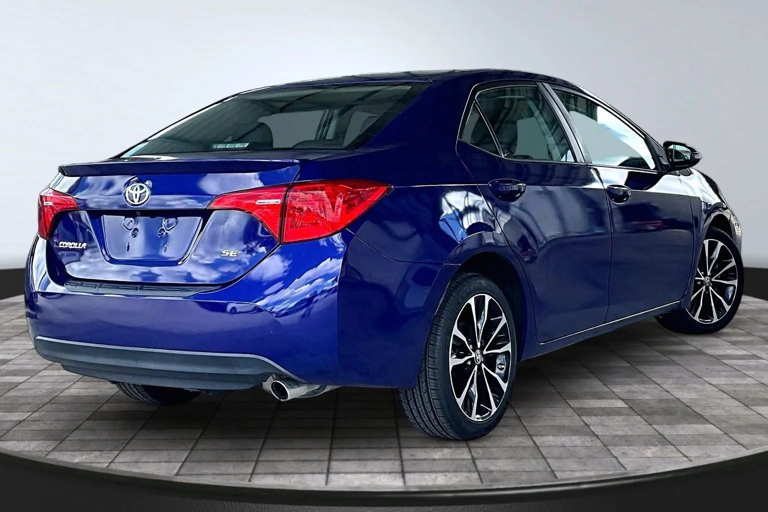 Used 2019 Toyota Corolla SE FWD image 6