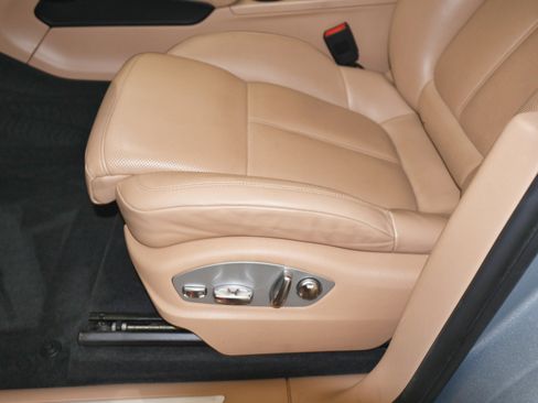 Used 2021 Porsche Macan S image 22