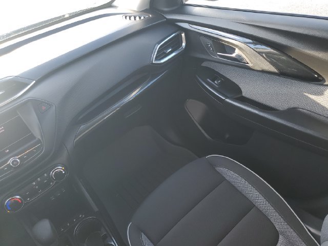 Used 2023 Chevrolet TrailBlazer LT w/ LPO, Blackout Package FWD image 17