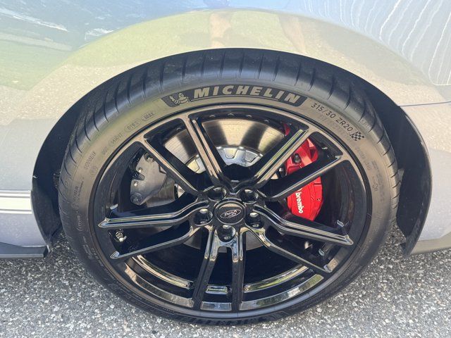 Used 2022 Ford Mustang Shelby GT500 w/ Technology Package RWD image 12