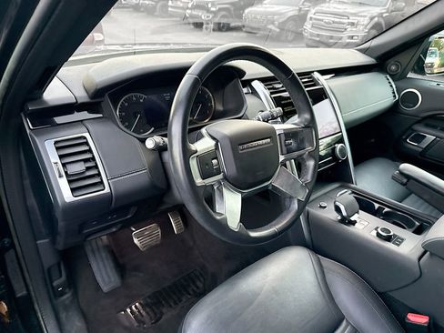 Used 2023 Land Rover Discovery S R-Dynamic image 10