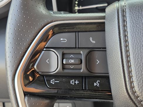 Used 2022 Toyota Tundra SR5 w/ SR5 Convenience Package RWD image 24